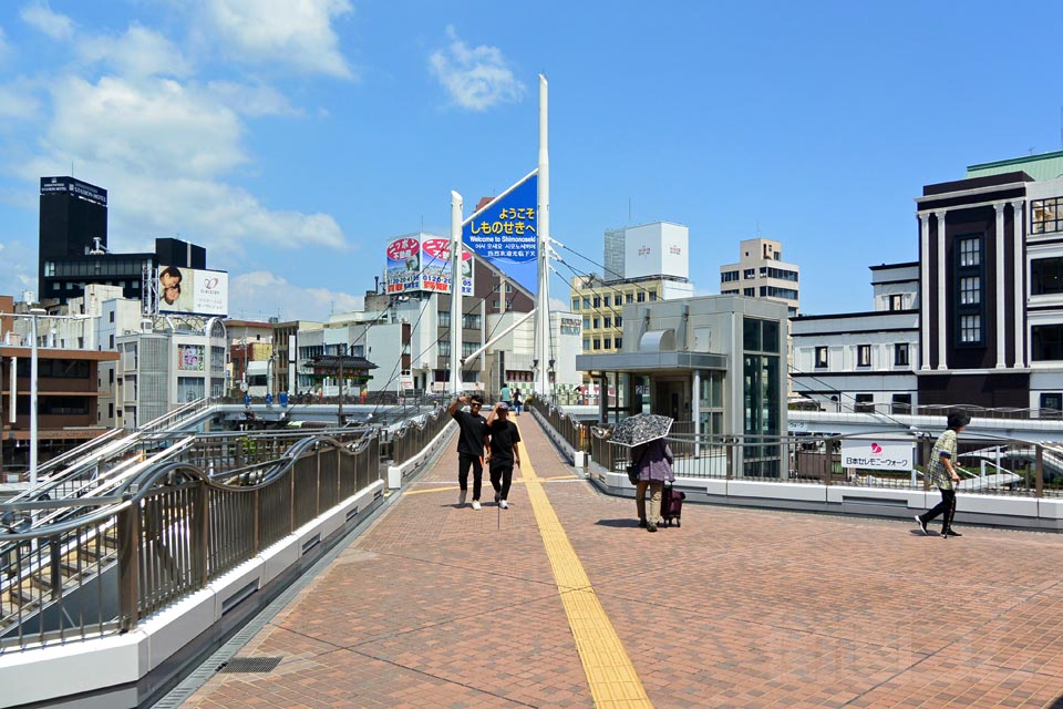 下関駅東口ペデストリアンデッキ