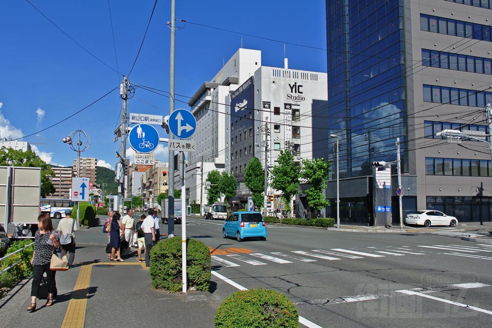 新山口駅(新幹線口)交差点写真画像