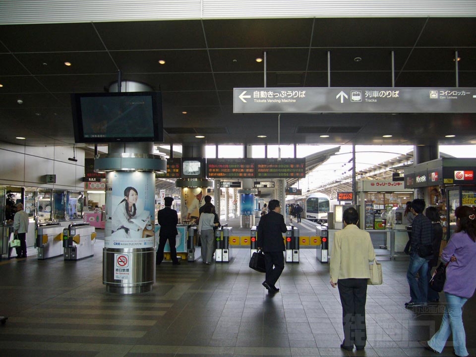 JR高松駅改札口