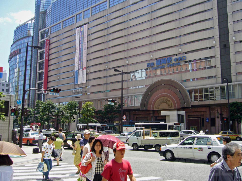西鉄福岡(天神)駅中央口