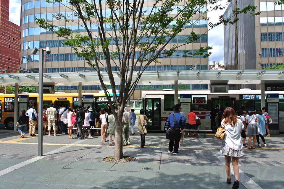 博多駅前バス停