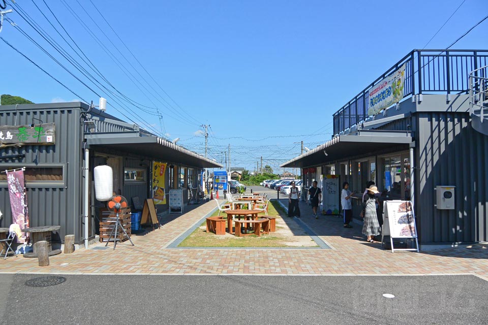 コンテナショップ「エキ・キタ」