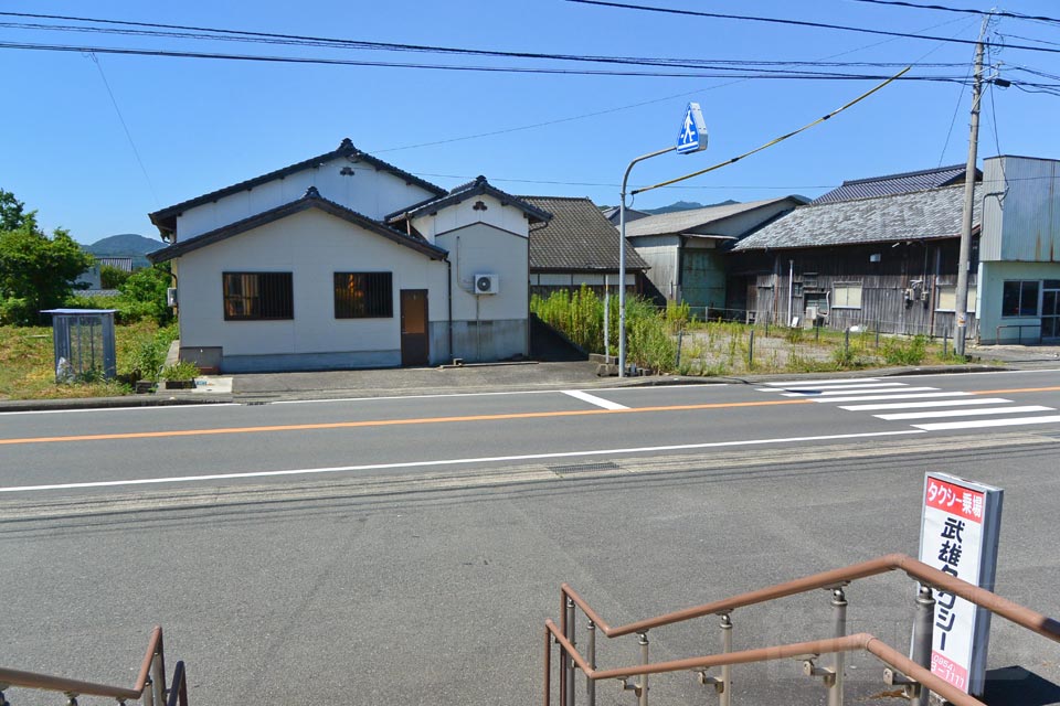 JR高橋駅前