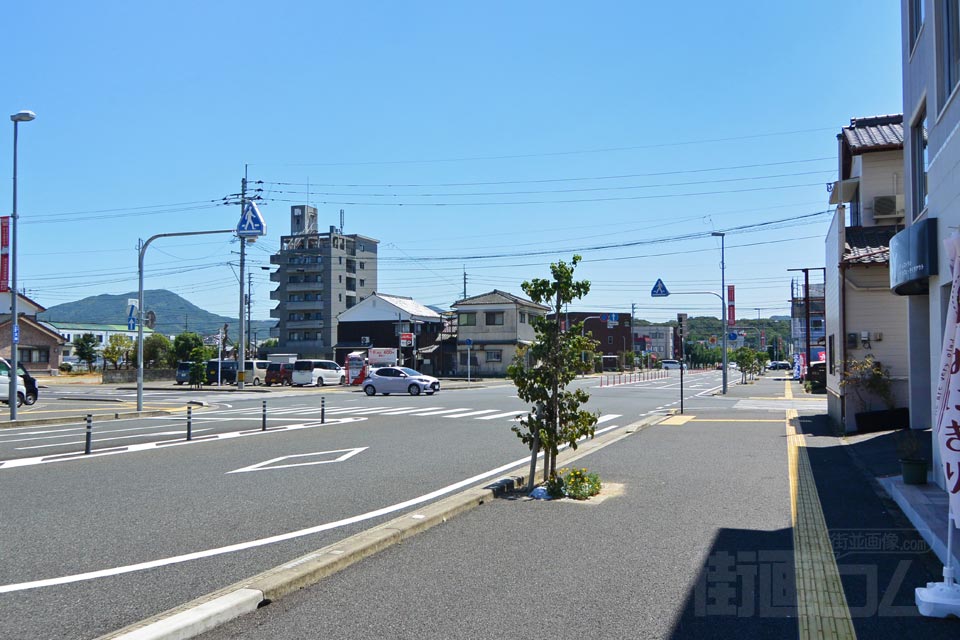 武雄温泉駅南口駅舎