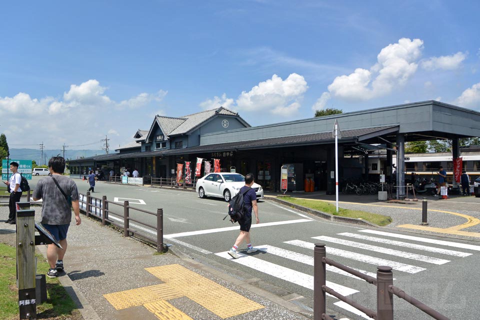 JR阿蘇駅前