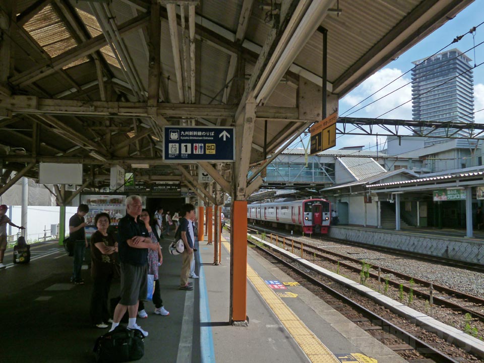 JR熊本駅ホーム(鹿児島本線)写真画像