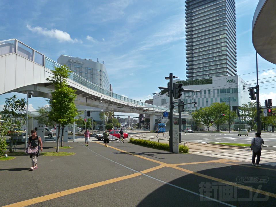 熊本市電熊本駅前電停前写真画像