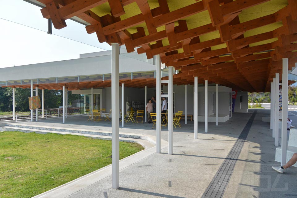 高森駅ラウンジ棟