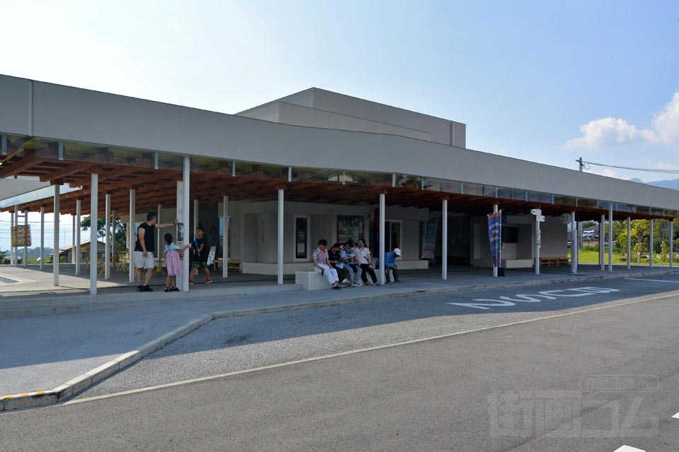 高森駅ラウンジ棟