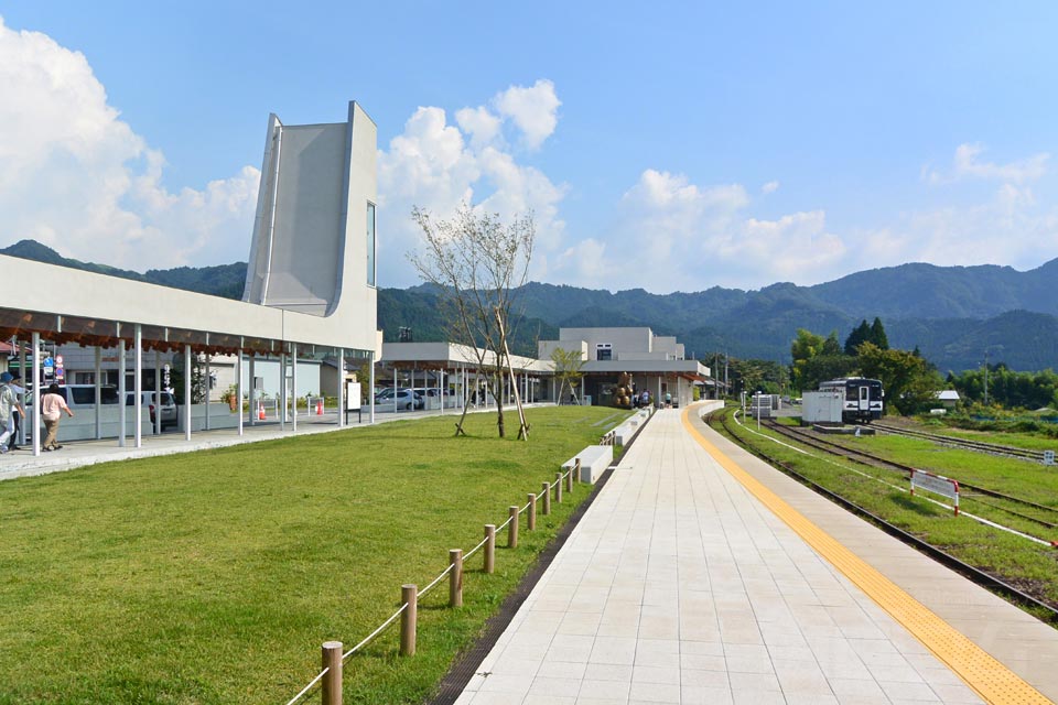 高森駅芝生広場