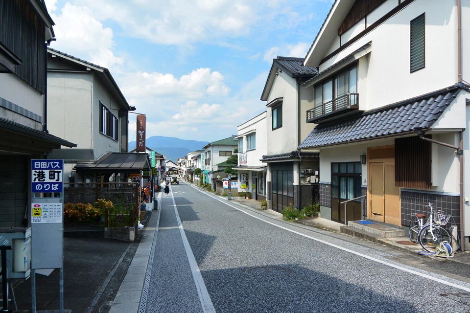 港町バス停