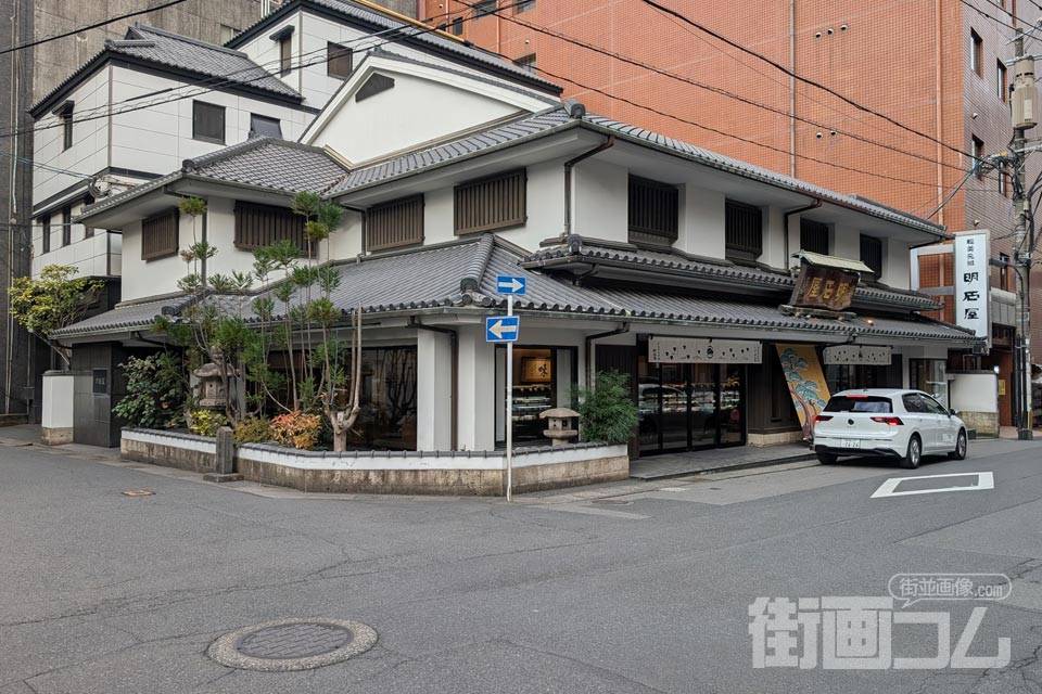 明石屋本店の店舗外観