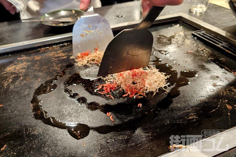 具材のオールスター「蔵スペシャルもんじゃ」