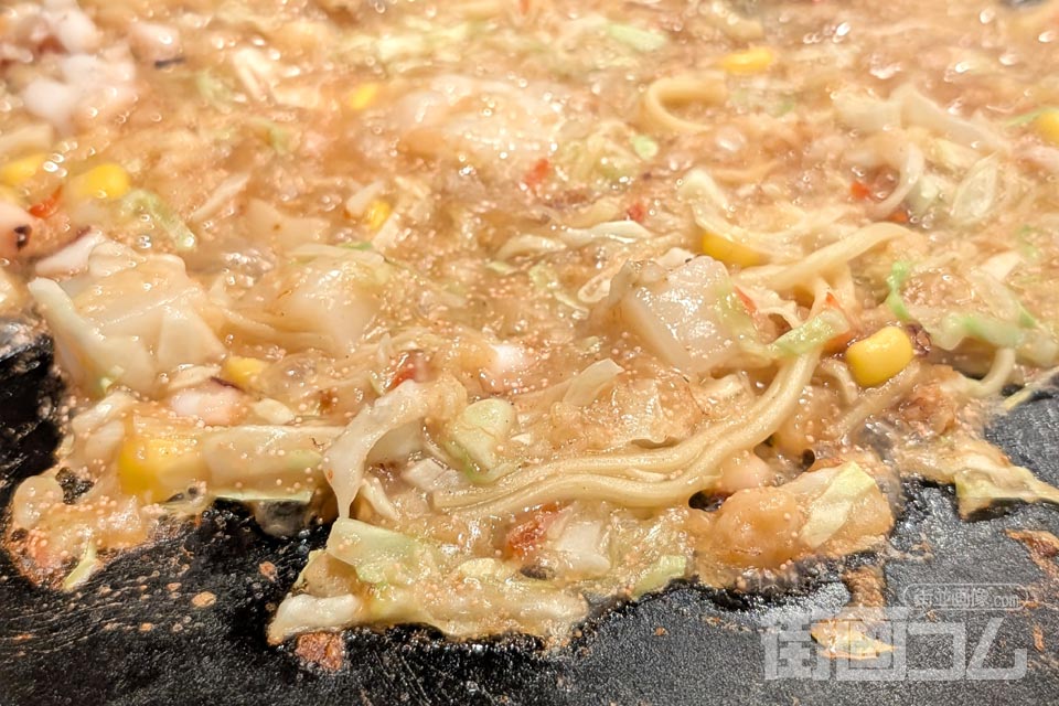 具材のオールスター「蔵スペシャルもんじゃ」