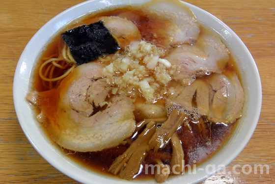 八王子ラーメン「みんみんラーメン」のバラチャーシューメン