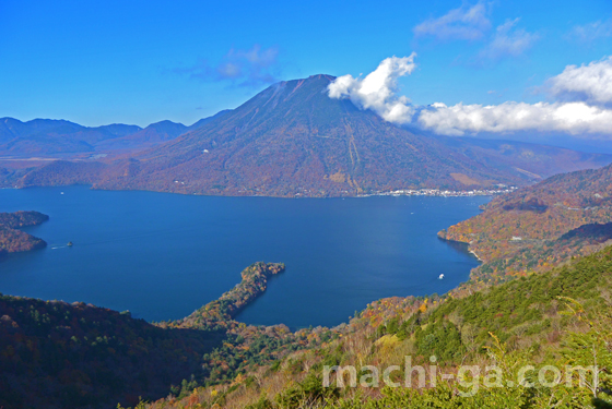 半月山展望台から中禅寺湖・男体山の大パノラマ