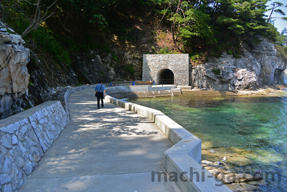 浄土ヶ浜遊歩道2つ目のトンネル