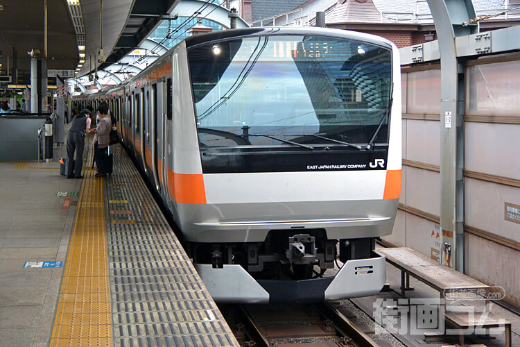 平日と休日で違う 中央線の路線図で停車駅をチェック 街画コム