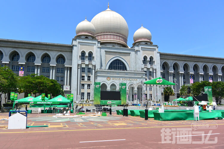 圧倒的な威厳「マレーシア連邦裁判所（Istana Kehakiman）」