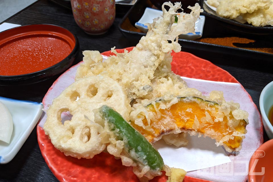 割烹ますや「なまずコース料理：なまずの天ぷら」