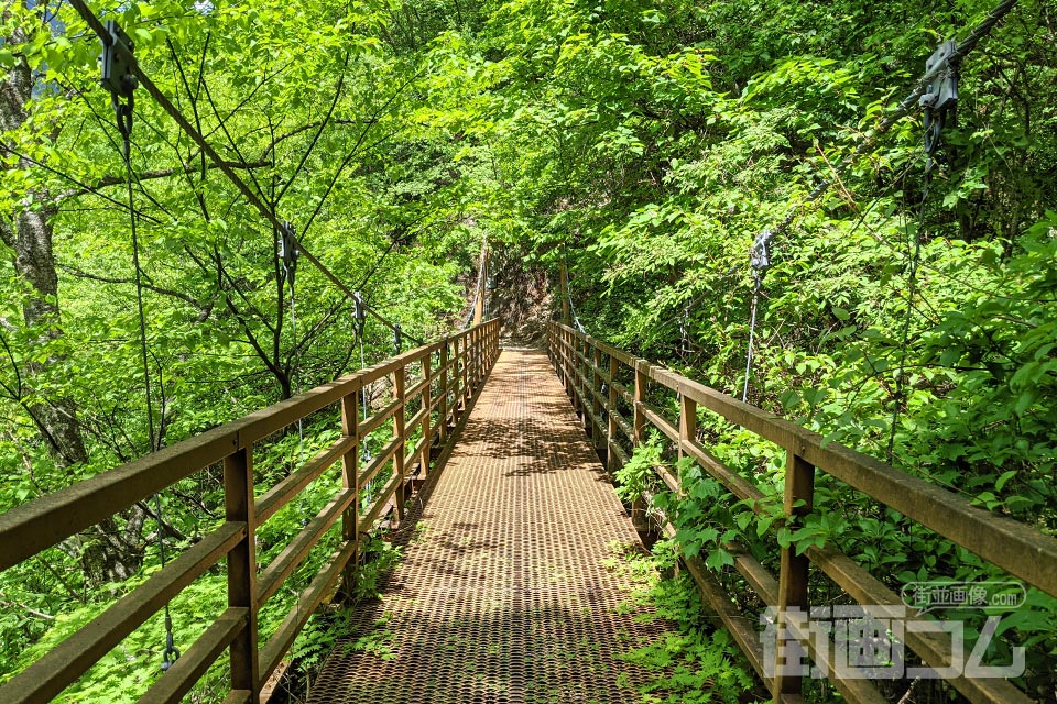 西沢渓谷ハイキングコース復路「しゃくなげ橋」