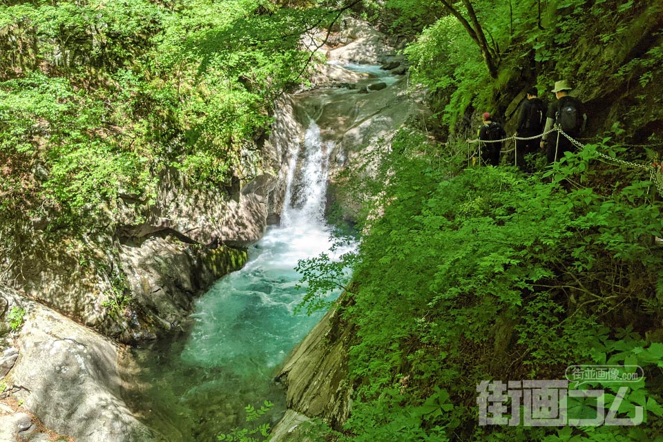 西沢渓谷ハイキングコース「貞泉の滝」