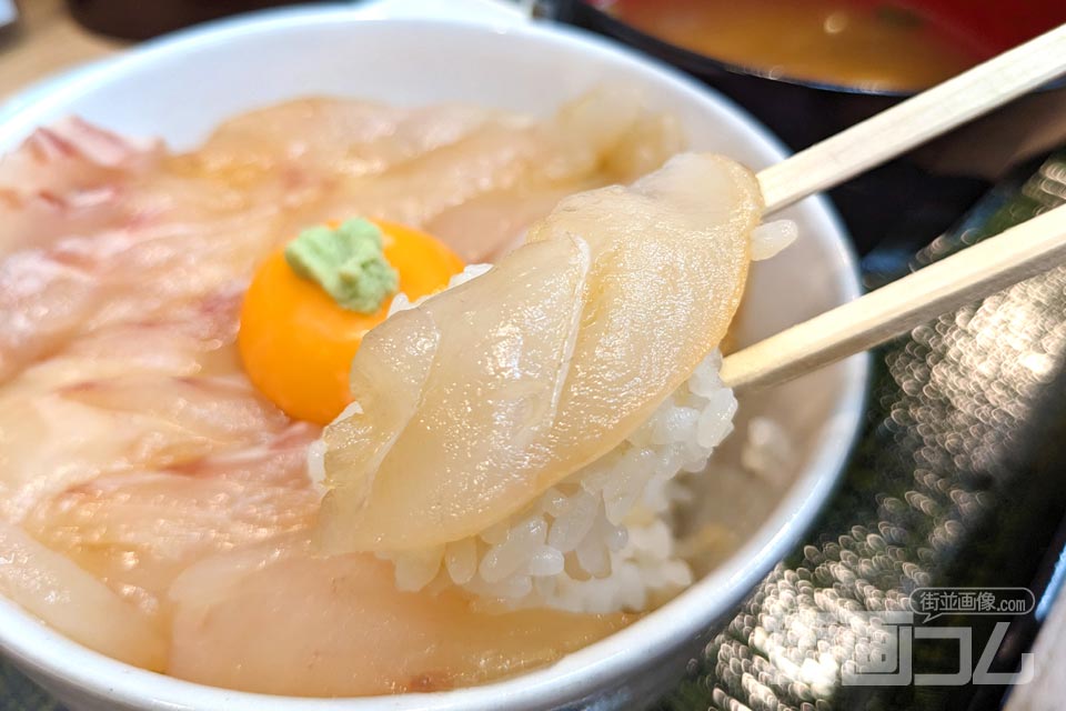 魚まる食堂「平目漬丼」