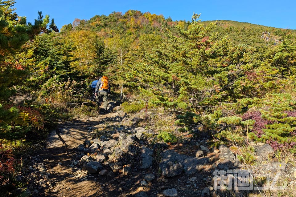 一切経山登山道