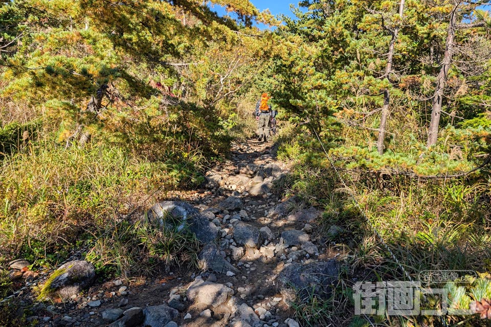 一切経山登山道