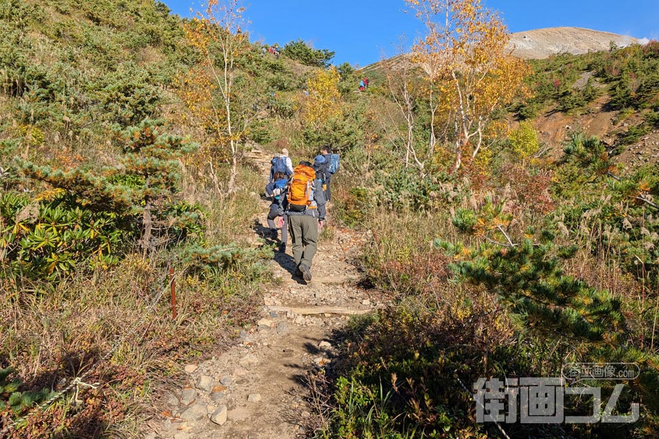 一切経山登山道