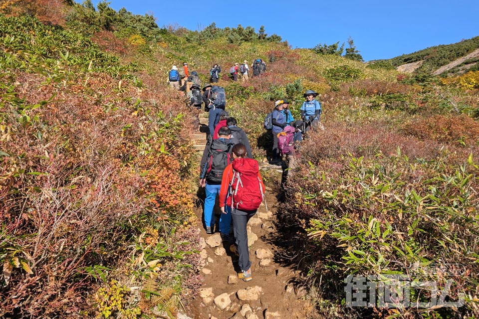 一切経山登山道