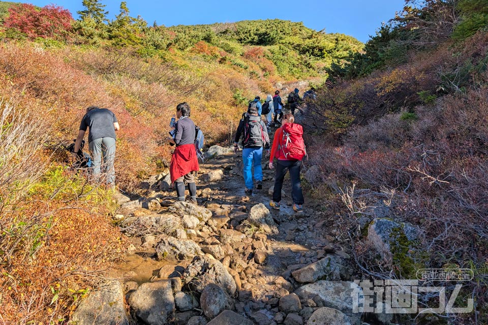 一切経山登山道