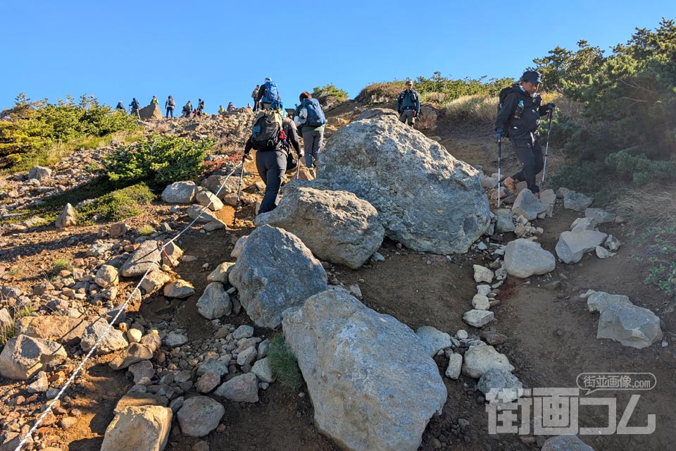 一切経山登山道