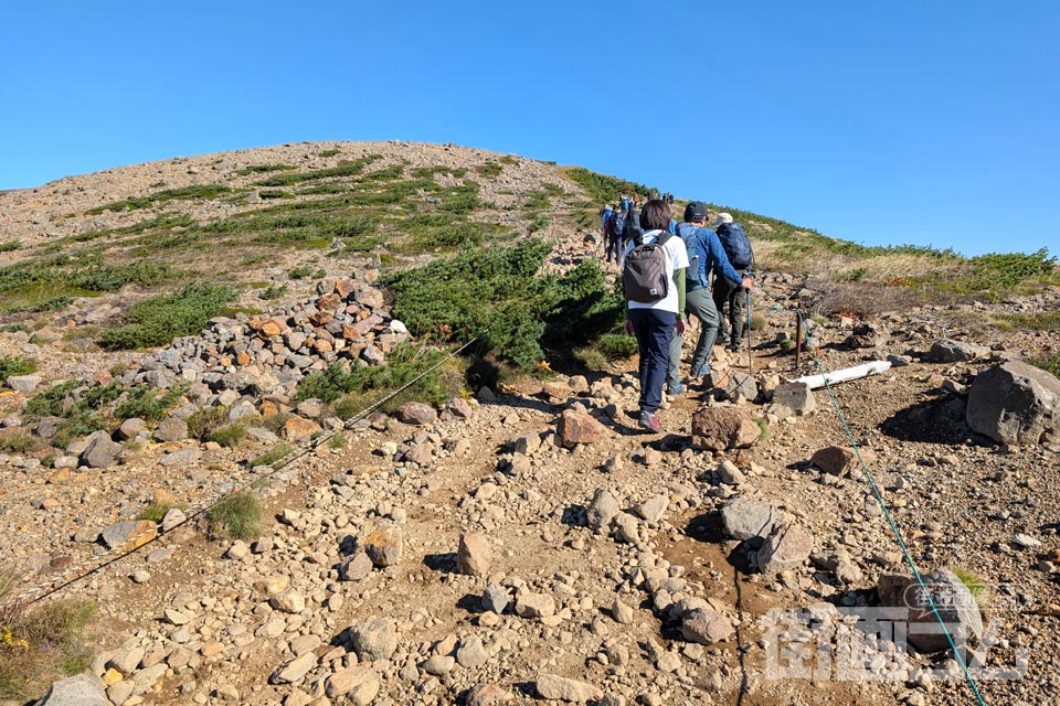 一切経山登山道