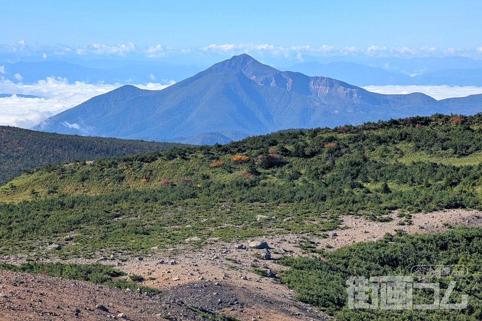 一切経山山頂から磐梯山