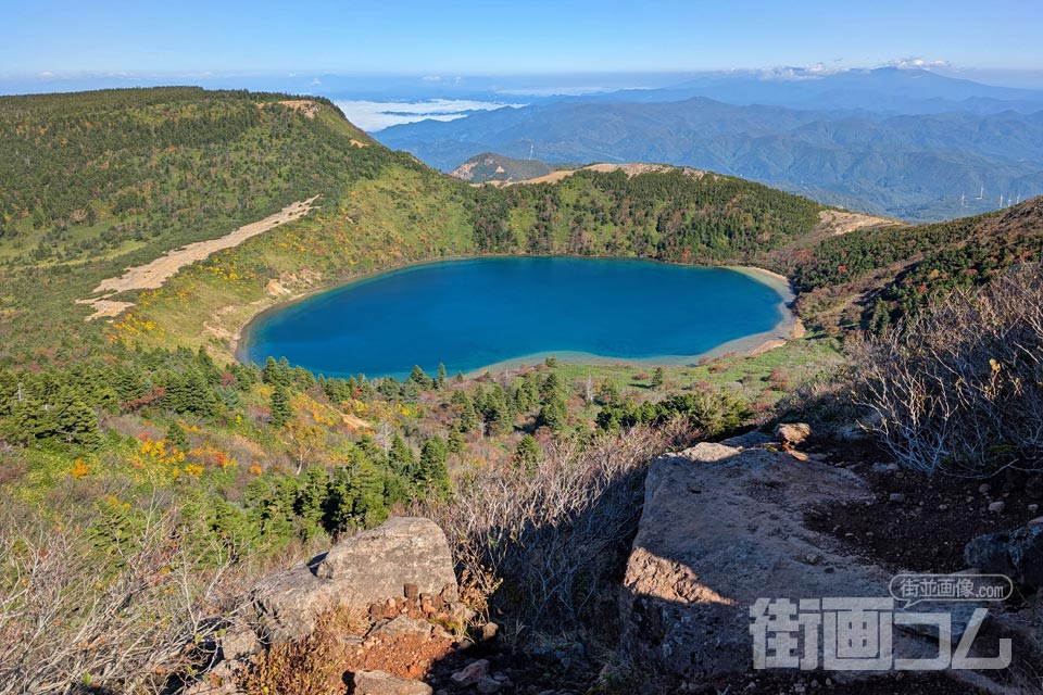 家形山登山道から魔女の瞳（五色沼）