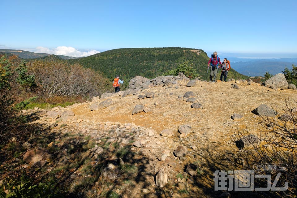 家形山登山道