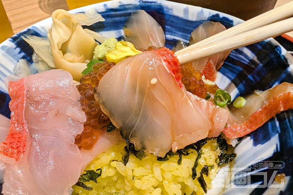 金目鯛とくぞう熱海本店「金目鯛の紅白二色丼」