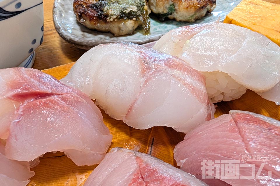 巴寿司「地魚寿し:スズキ」