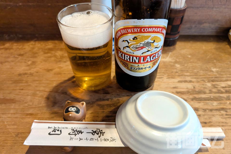 常寿司カウンターで瓶ビール