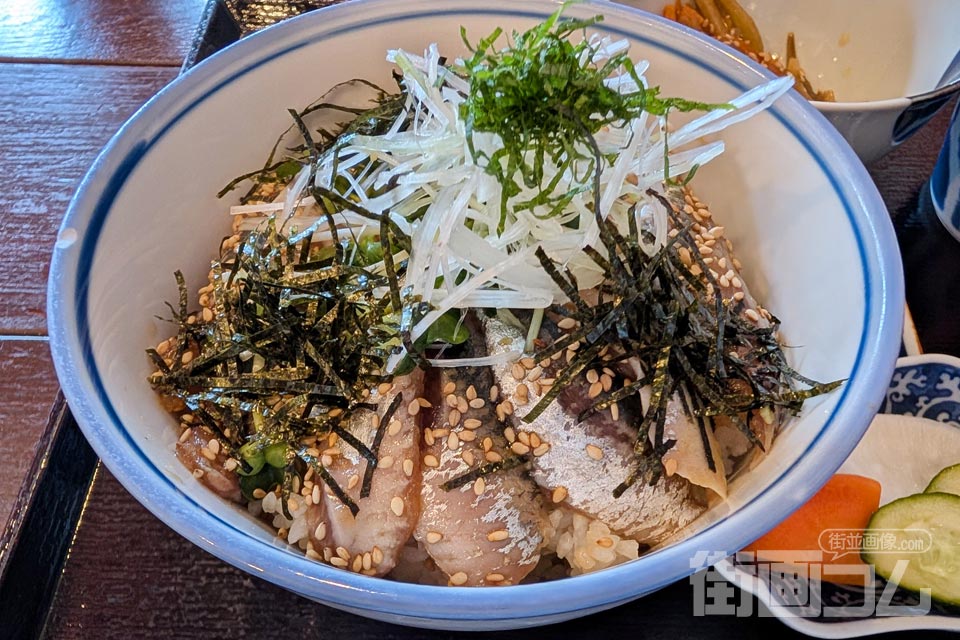 丼屋七兵衛「真いわしの漬丼」