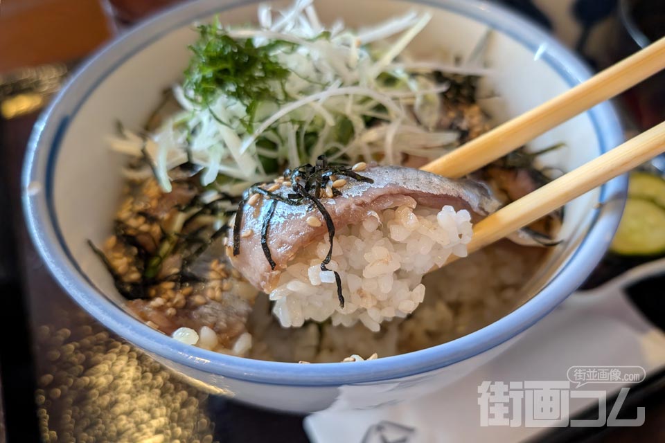 丼屋七兵衛「真いわしの漬丼」