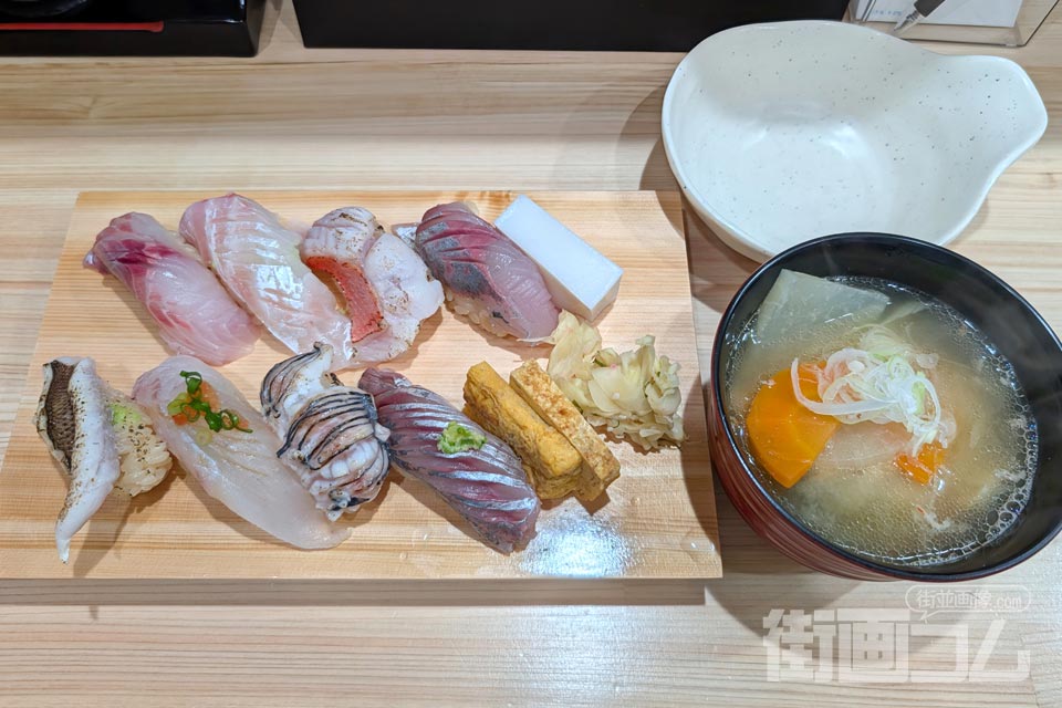 すし海攻「地魚にぎり八貫」