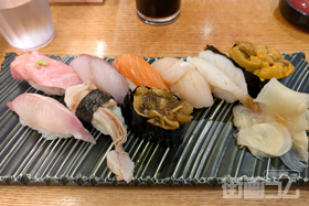 新千歳空港「すず花」で立ち食い寿司！搭乗前に北の海の幸を食べ納め