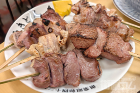 新橋やきとん「まこちゃん本店」！タレも塩もウマい定番盛合せメニュー