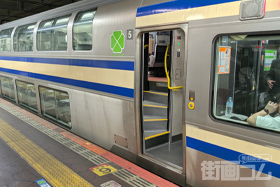 成田線快速グリーン車の買い方・乗り方！料金や充電コンセントも紹介