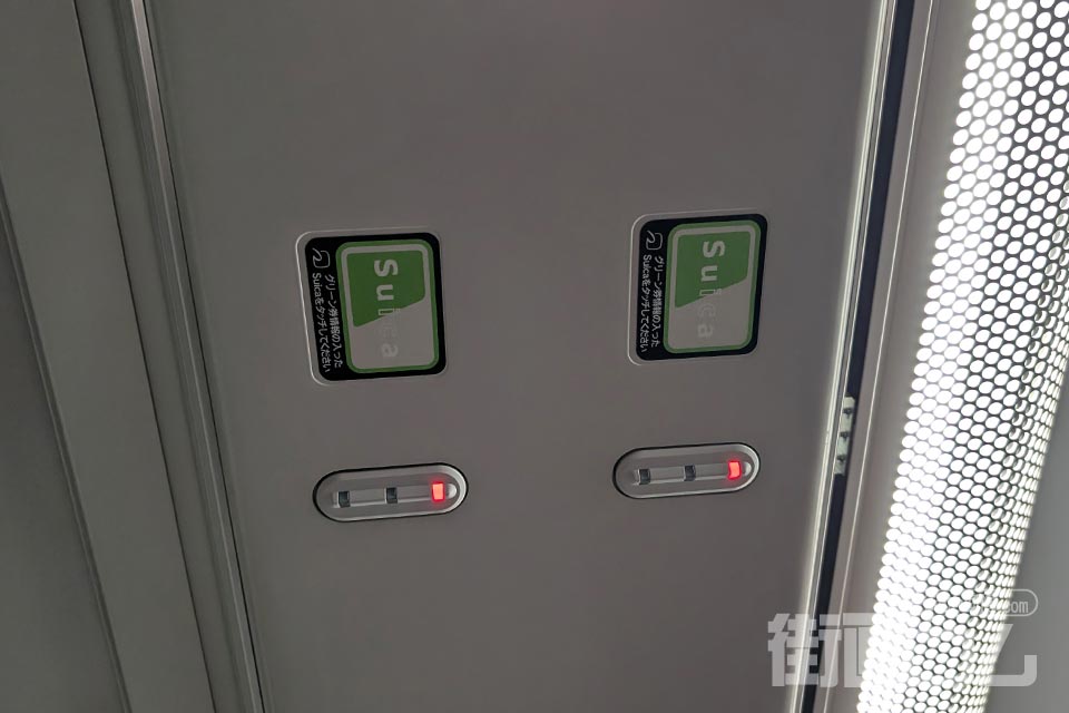 成田線快速「グリーン車」の入口