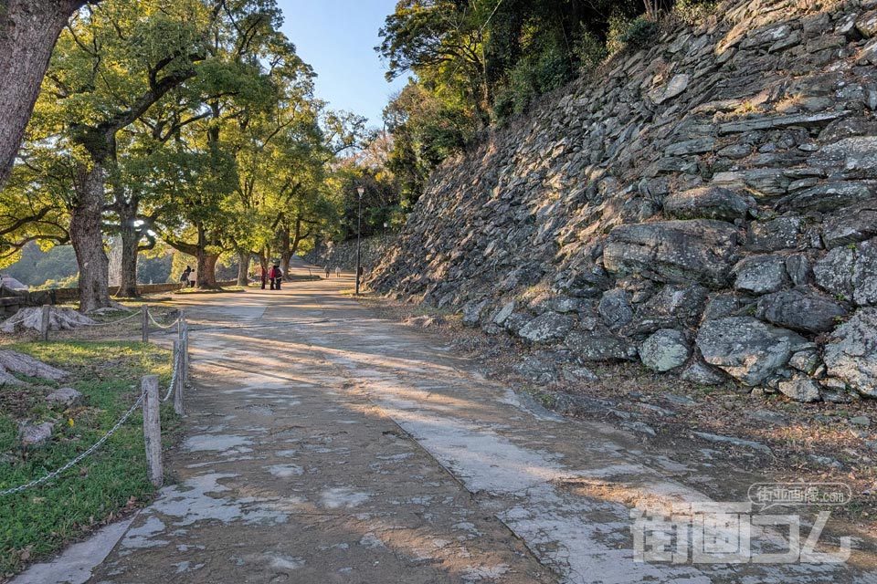表坂をあがった松の丸