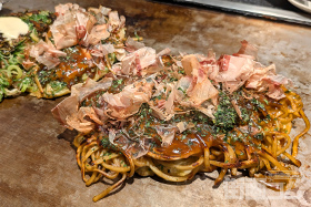 天王寺のお好み焼き「あべとん」で行列覚悟の元祖モダン焼き＆ねぎ焼き