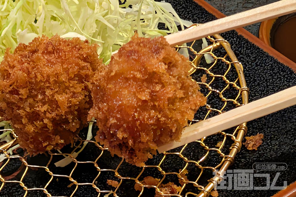 黒豚一口ヒレかつを箸リフト